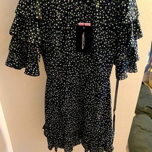 Never worn Pretty Little Thing floral mini dress